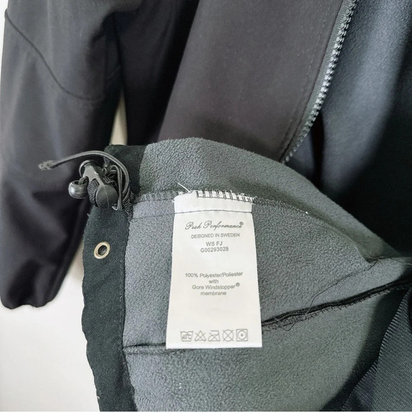 Peak Performance Womens Soft Shell Black Jacket - Picture 11 of 16